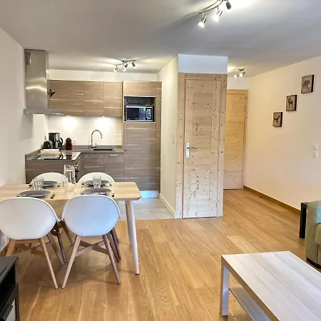 - Magnifique Dans Le Centre Du Village - Fr-1-623-184