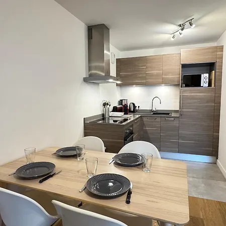Apartment - Magnifique Dans Le Centre Du Village - Fr-1-623-184
